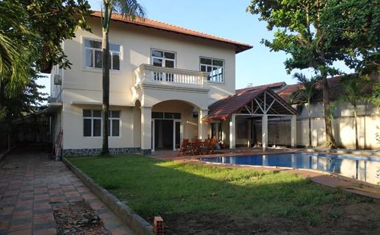 villa for rent in district 2 D220077 (1)